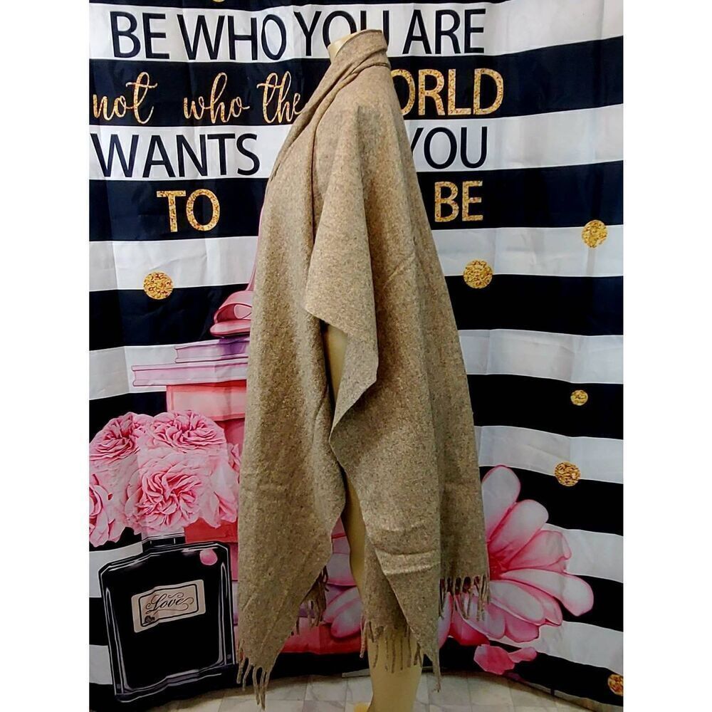 Wool blend poncho - Picture 2 of 8